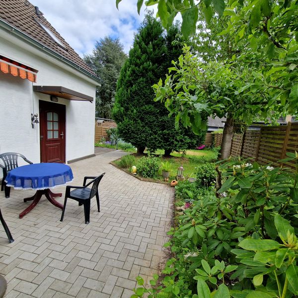 Provisionsfrei – Modernisierte & bezugsfertige Doppelhaushälfte mit Garten in Witten-Bommern